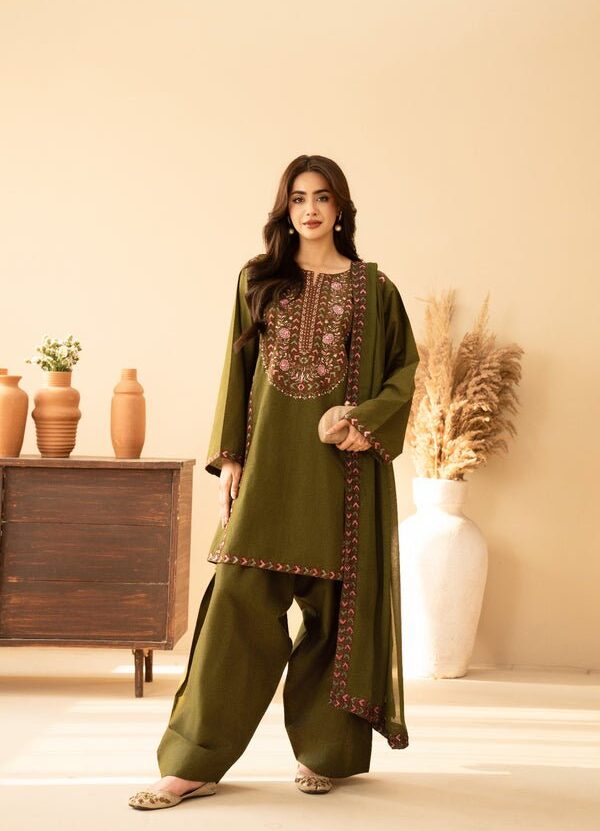 Nayel EMBROIDERED LAWN 3PC WITH CHIFFON DUPPATA