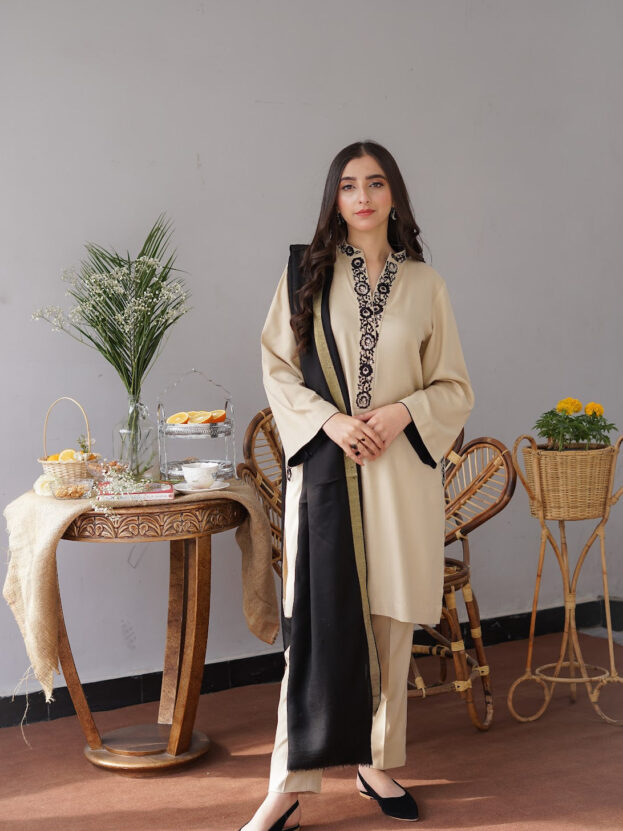 CASHEW'NUT WINTER 2026 EMBROIDERED UNSTICHED DHANAK 3PC WITH PASHMINA SHAWL