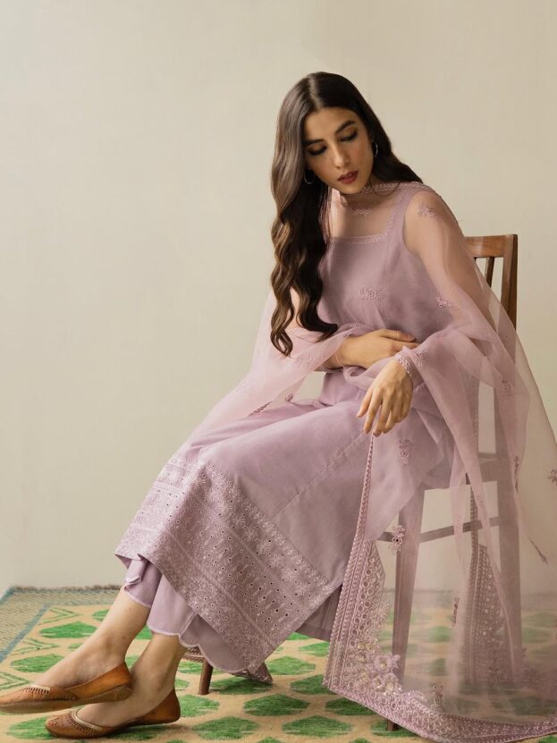 DYOT SUMMER SPECIAL'S UNSTICHED EMBROIDERED LAWN 3PC WITH ORGANZA DUPPATA